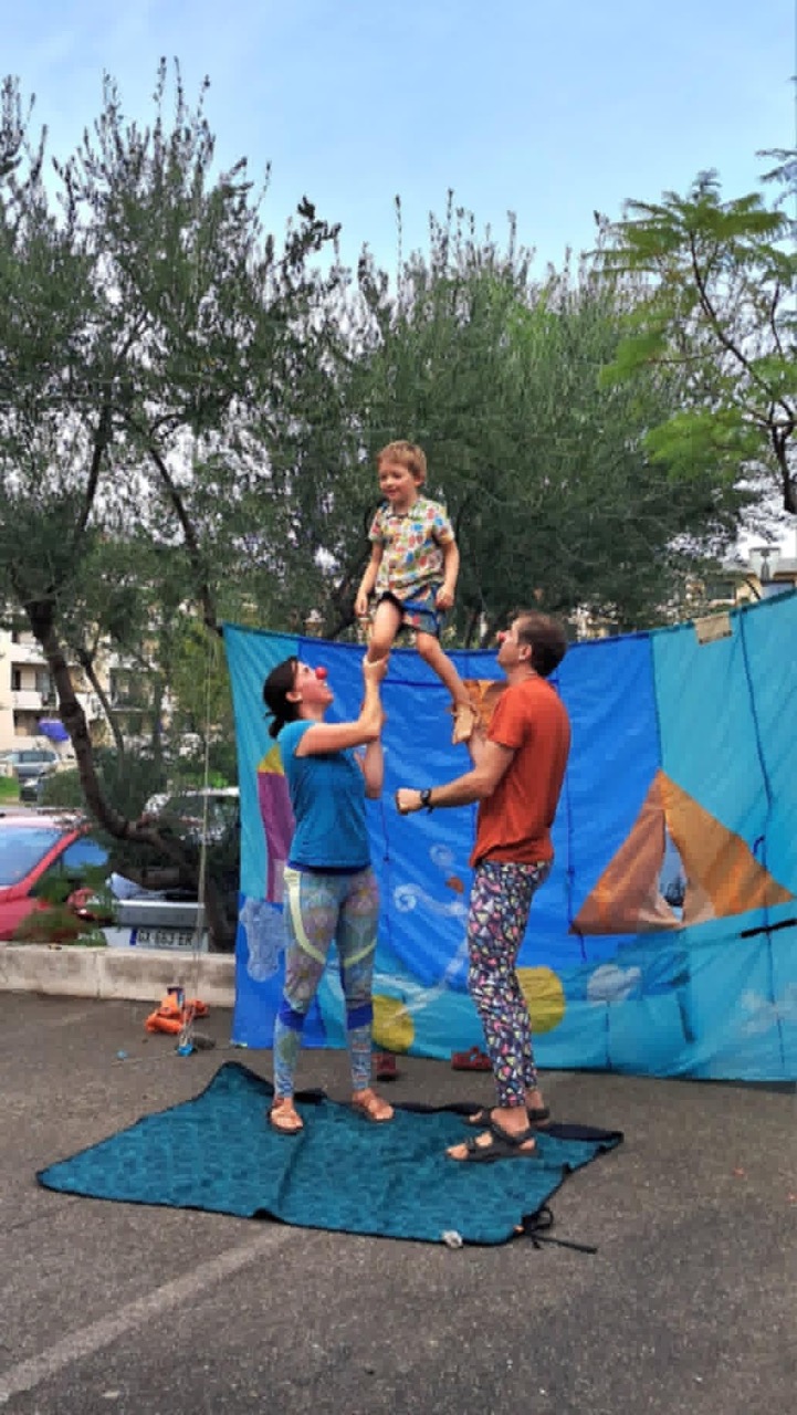 Des circo-cyclo voyageurs belges